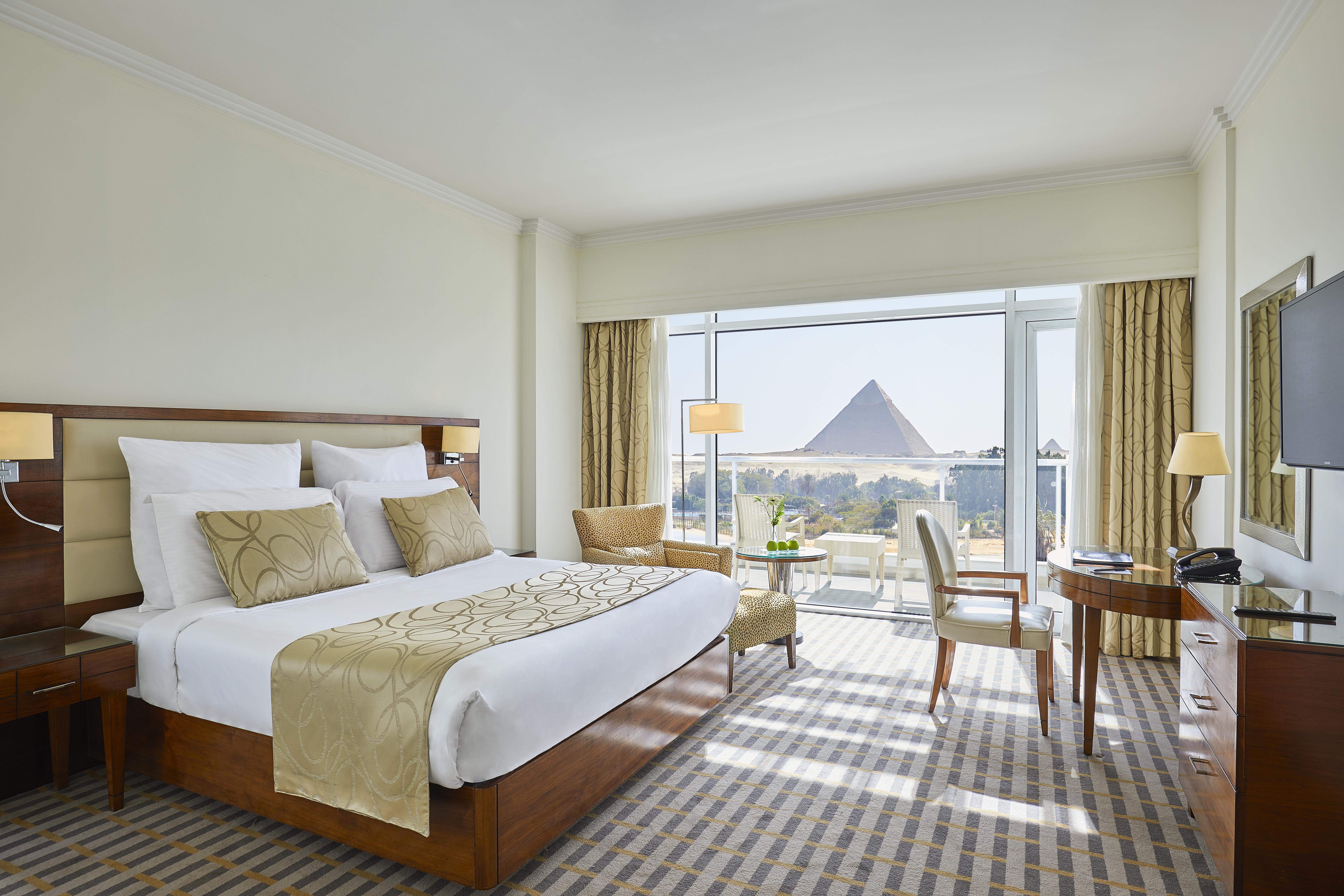 Steigenberger Pyramids Cairo Hotel Al Kawm al Akhdar Luaran gambar A room at the Grand Pyramids Hotel